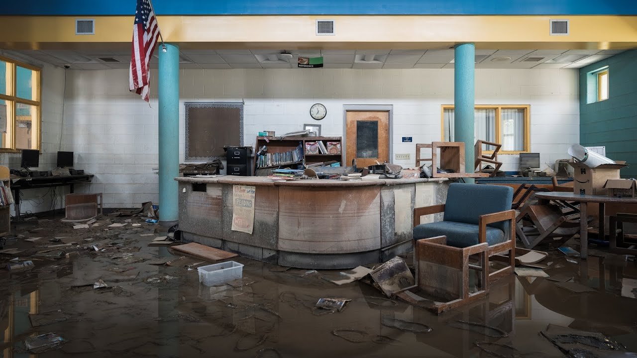 escola-abandonada-em-kentucky-destruida-pela-inundacao-de-2022