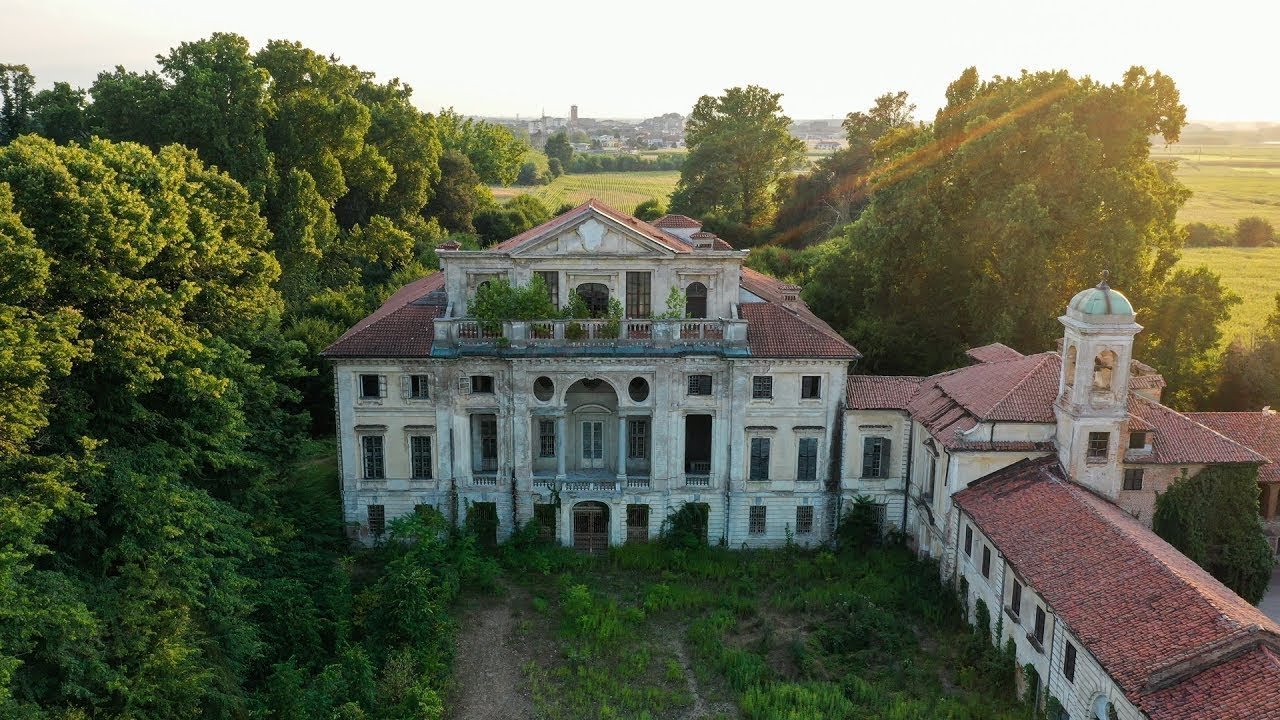 uma-olhada-dentro-desta-incrivel-mansao-abandonada
