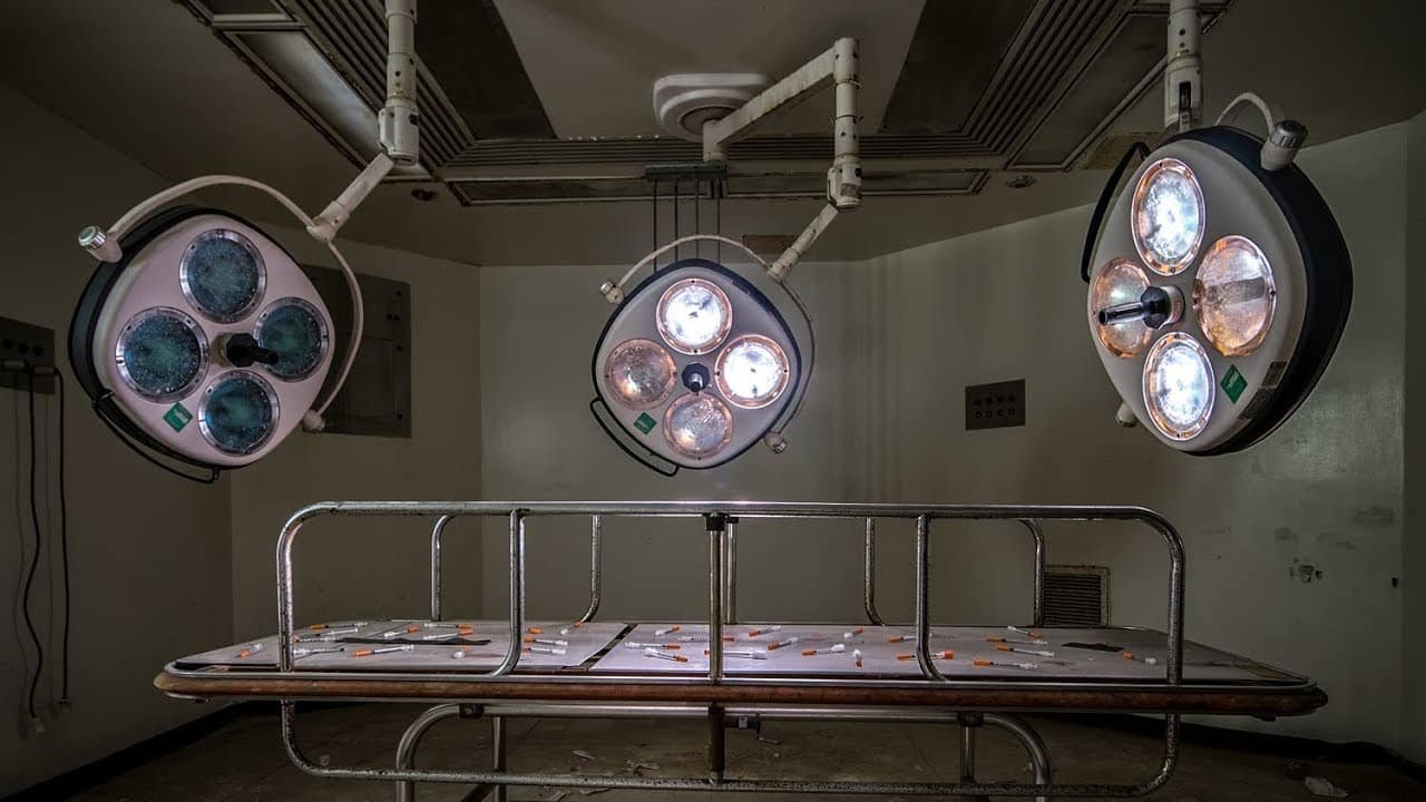 explorando-hospital-abandonado-com-energia-ainda-ligada