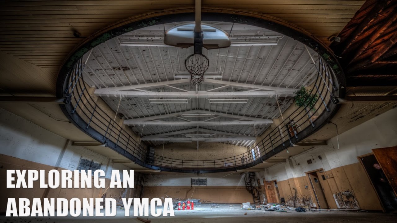 explorando-ymca-abandonada-com-uma-louca-entrada-pelo-esgoto